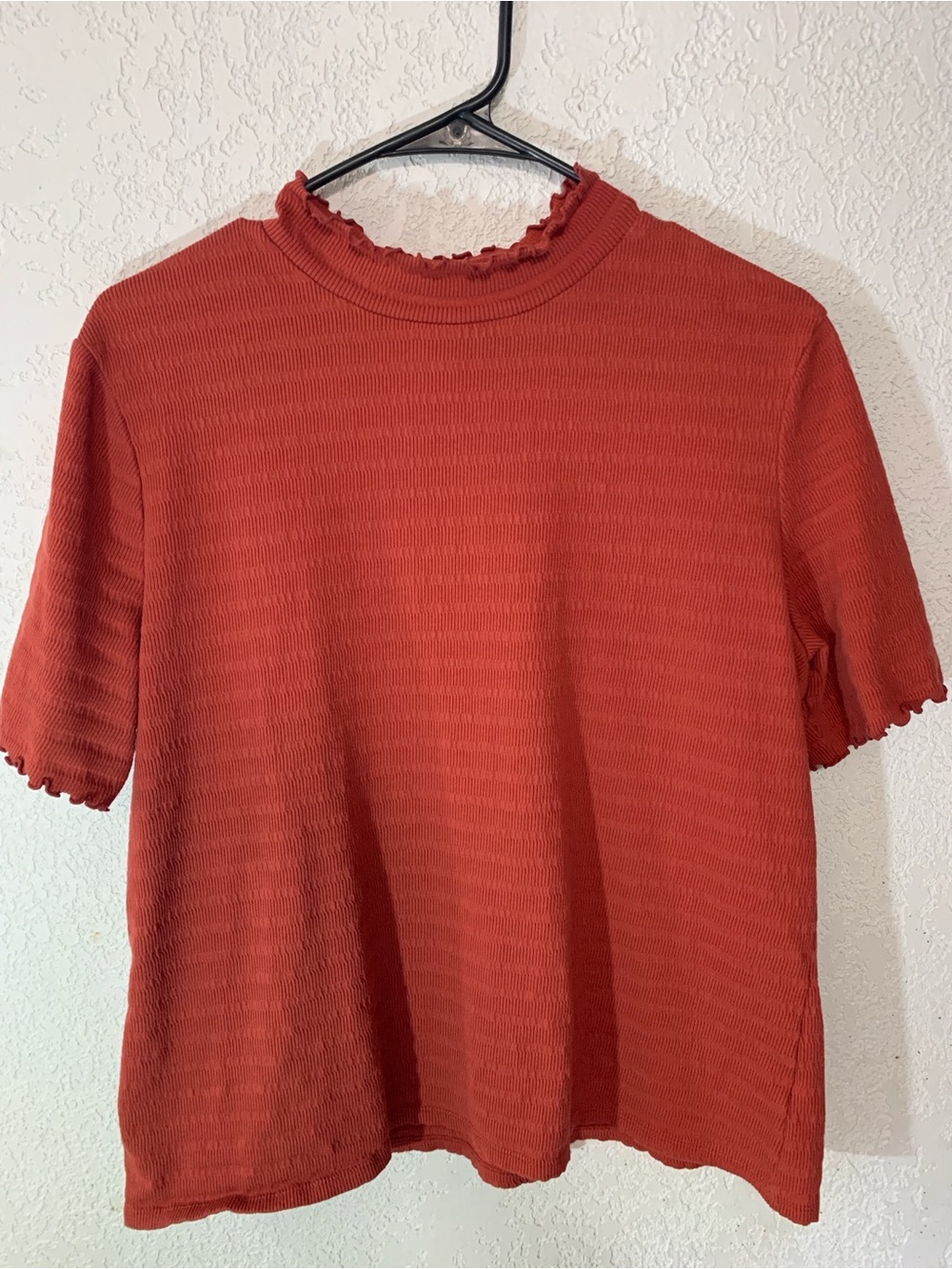 a.n.a Rust Ribbed Mock Ruffle Short Sleeve Top